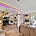 Three-bedroom In Сasa de vacaciones Grab