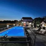 Сasa de vacaciones Three-bedroom In Grab