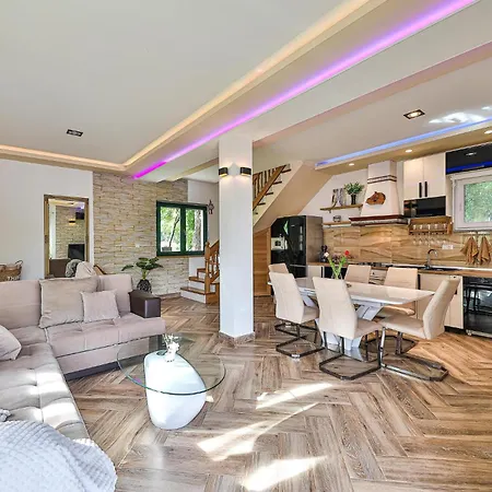 Three-bedroom In Grab