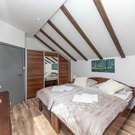 Three-bedroom In Semesterbostad