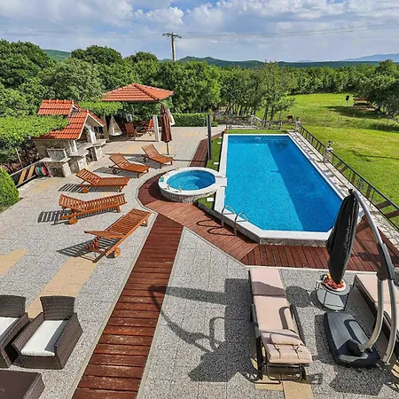 Σπίτι διακοπών Awesome In With Outdoor Swimming Pool *